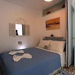 Апартаменты Bougainvillea House *