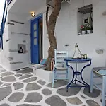 Апартаменты Bougainvillea House *