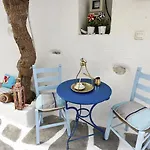 Апартаменты Bougainvillea House *